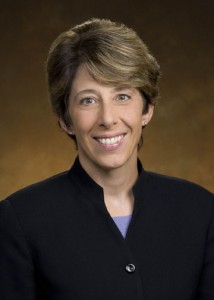 Laura Manz '82