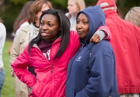 2010 Homecoming Weekend: Saturday Activities: Annual Alumni Tailgate on the Quad  (4571)