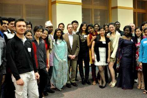 international-students-thanksgiving-dinner0205.jpg