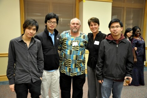 international-students-thanksgiving-dinner0208.jpg