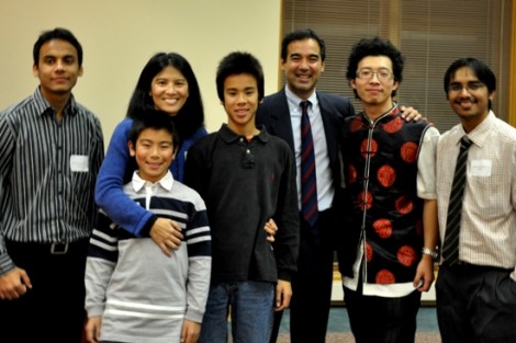 international-students-thanksgiving-dinner0210.jpg