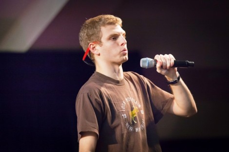 Host Connor Heinlein ’15 lays out the rules for the Mountain Hawk wing-eating contest.