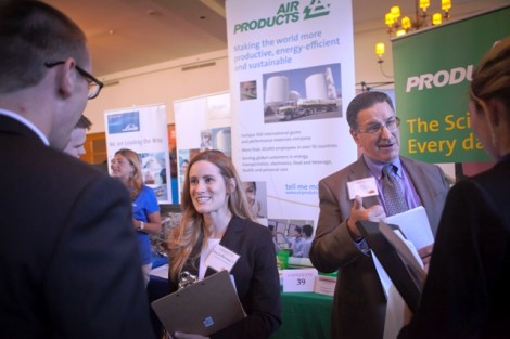 Katie Wyttenbach ’11 and David Taschler '75 of Air Products meet with students. 