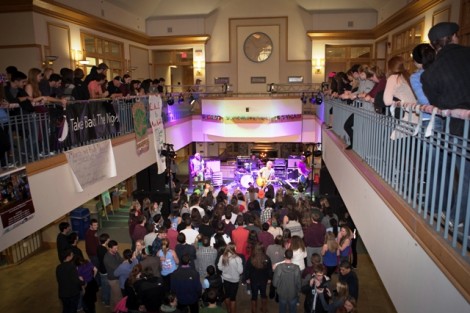 Students dance to the music of Kingsfoil. 