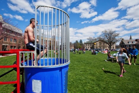 Emily Evanko ’16 dunks James Ensor ’16.
