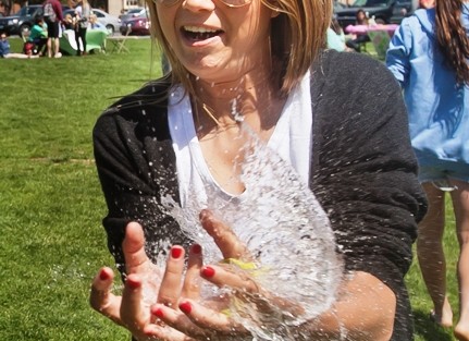 Taylor McGinnis ’15 is eliminated from the balloon toss.