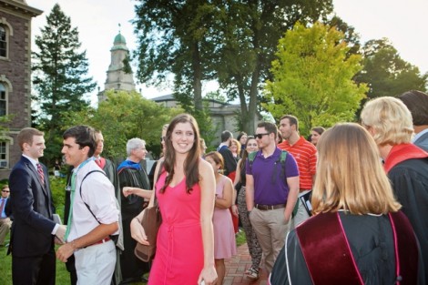 A student says 'Hi' to President Alison Byerly.