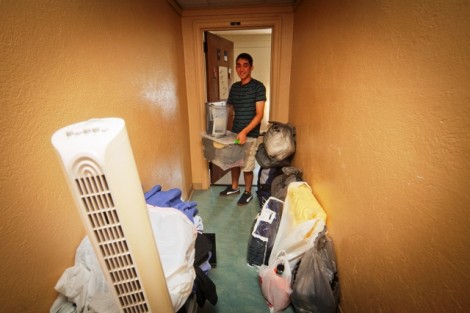 New students move in to Gates Hall.