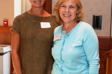 Tracy Hagert Sutka ’82 receives the Barry McCarty Alumni Admissions Representative of the Year Award from Carol Rowlands, assistant vice president for enrollment management.