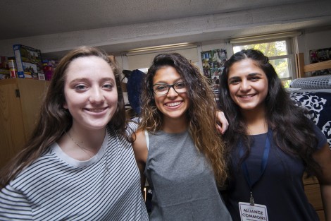Roommates Marie O'Keefe ’19, Emily Gonzalez ’19, and Shreya Nebhwani ’19 meet for the first time.