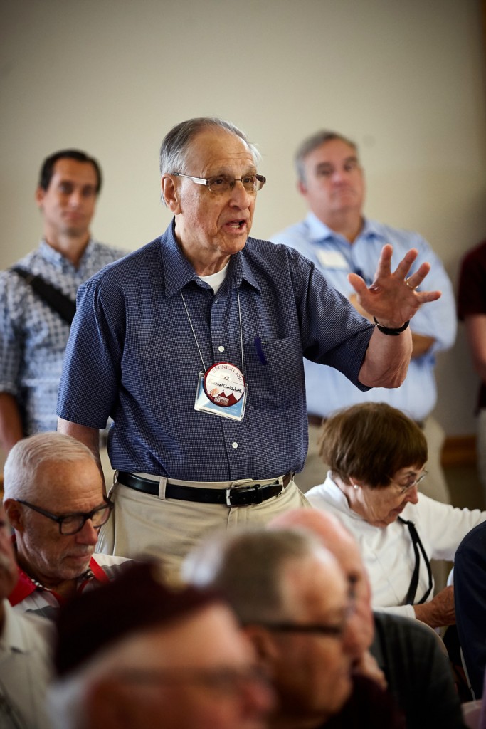 Forrest Schaffer ’55 asks a question. 