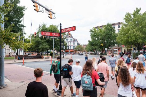 Students in the Class of 2022 take a tour of downtown Easton guided by their orientation leaders.