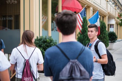 Students in the Class of 2022 take a tour of downtown Easton guided by their orientation leaders.