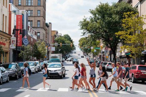 Students in the Class of 2022 take a tour of downtown Easton guided by their orientation leaders.