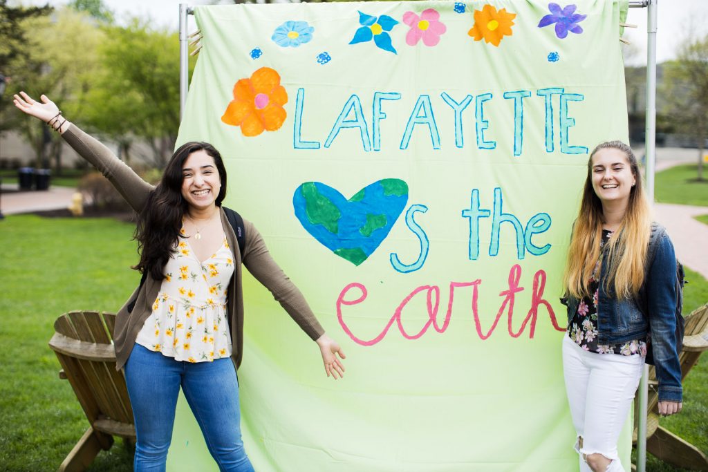 students on the quad enjoying sustainable activities presented by student groups on campus