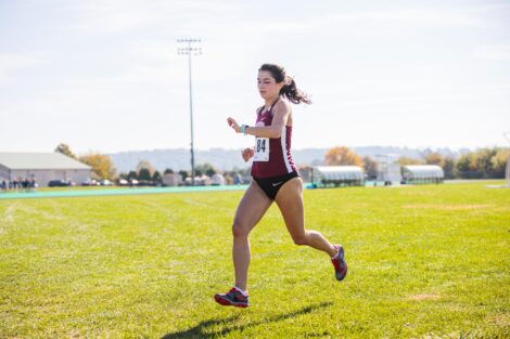womens cross country runner