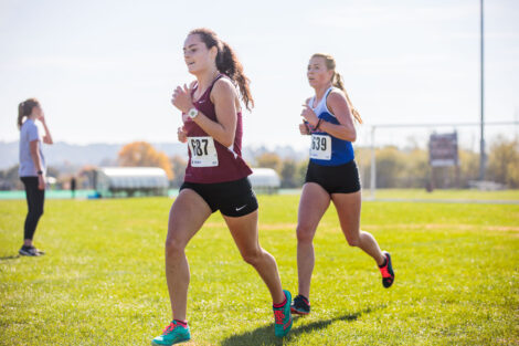 womens cross country runner