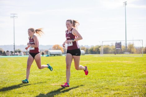 womens cross country runner