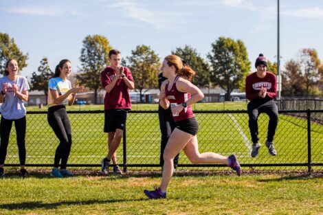 womens cross country runner