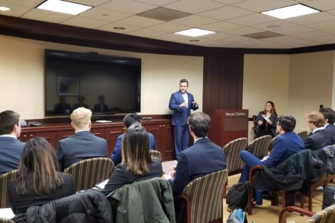 Alumni host speaks about fianance