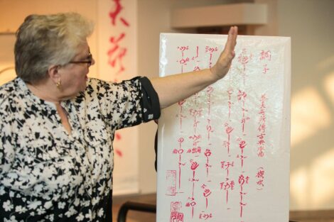 Nora Nohraku Suggs explains sheet music