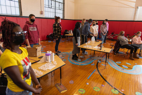 Mike Senra's Chemical and Biomolecular Engineering students teach at Paxinosa Elementary School as part of Connected Classrooms, Dec. 2021
