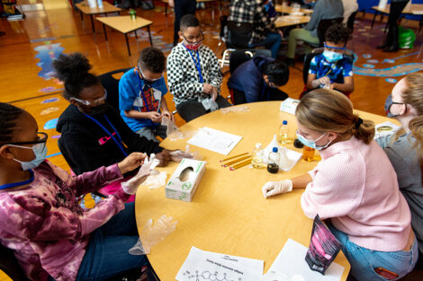 Mike Senra's Chemical and Biomolecular Engineering students teach at Paxinosa Elementary School as part of Connected Classrooms, Dec. 2021