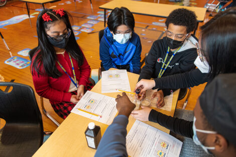 Mike Senra's Chemical and Biomolecular Engineering students teach at Paxinosa Elementary School as part of Connected Classrooms, Dec. 2021